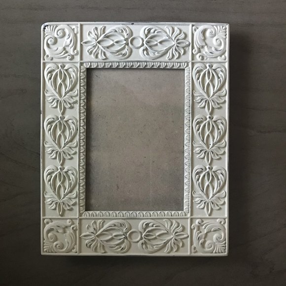 Small White Painted Metal Decorative Frame - Picture 2 of 3